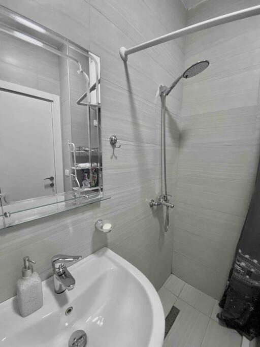 2+1 Apartment - Tirana City Center Ngoại thất bức ảnh